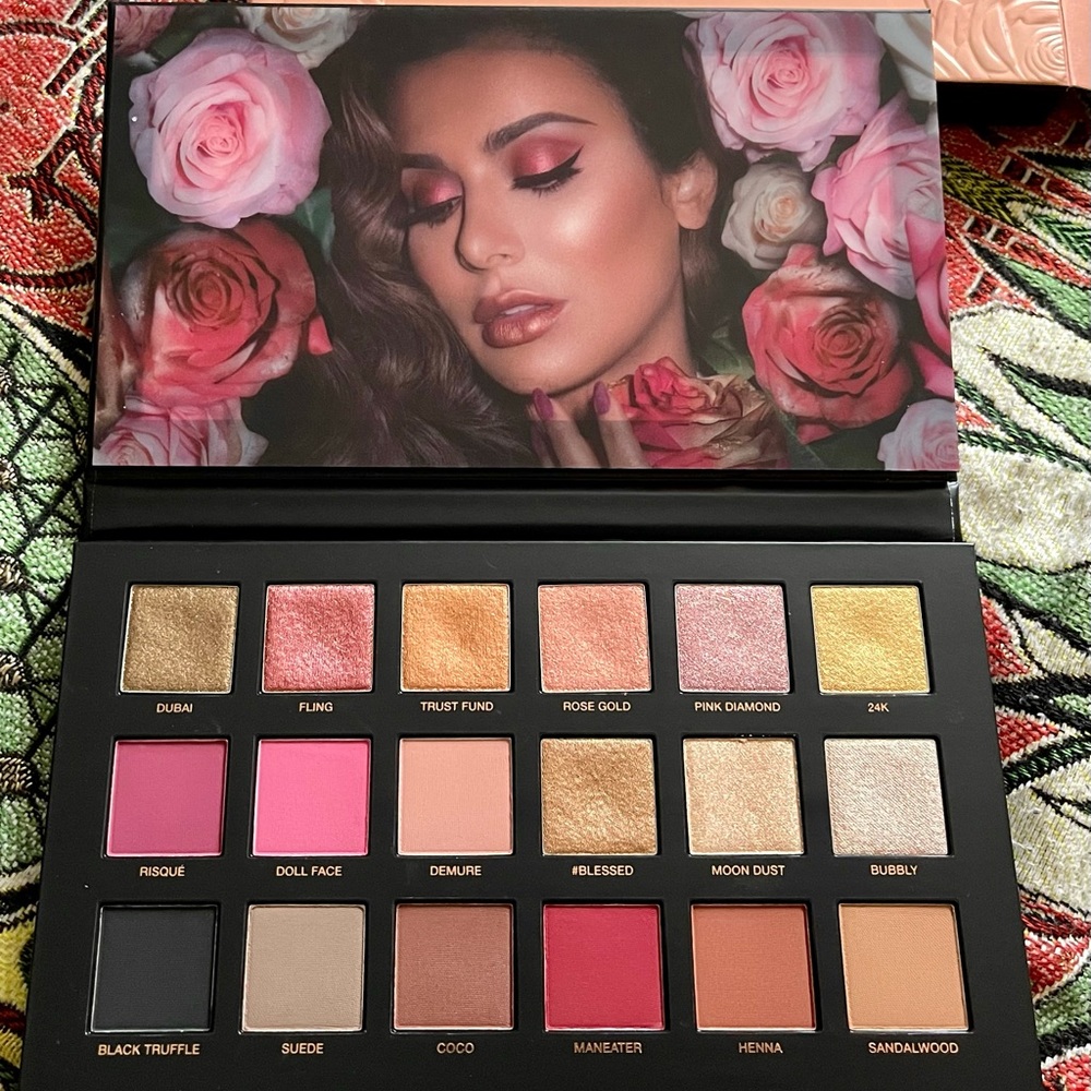 Huda Beauty Rise Gold Remastered Eyeshadow Palette